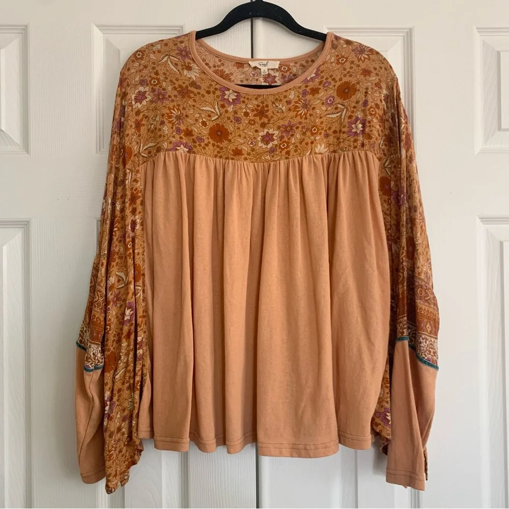 Flowy, Oversized Blouse - Picture 1 of 7